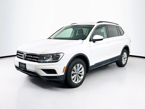 Used 2018 Volkswagen Tiguan SE w/ Panoramic Sunroof Package AWD/4WD image 3