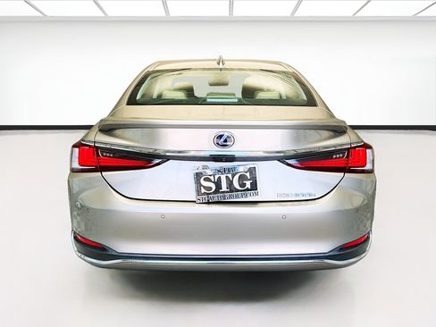 Used 2020 Lexus ES 300h w/ Premium Package FWD image 5