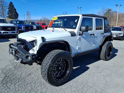 Used 2018 Jeep Wrangler Unlimited Sport S image 9