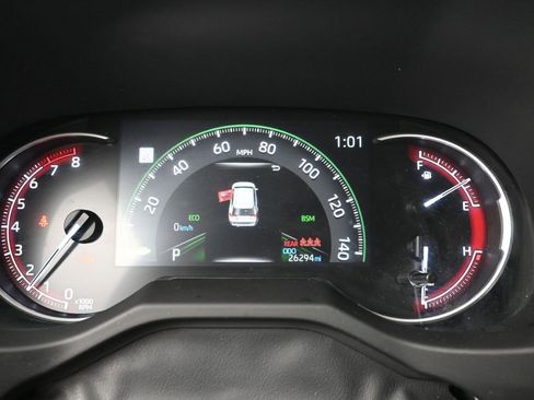 Used 2025 Toyota RAV4 XLE image 14