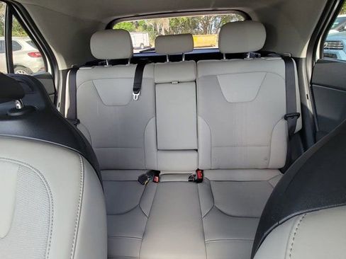 Used 2025 Kia Niro EX FWD image 5