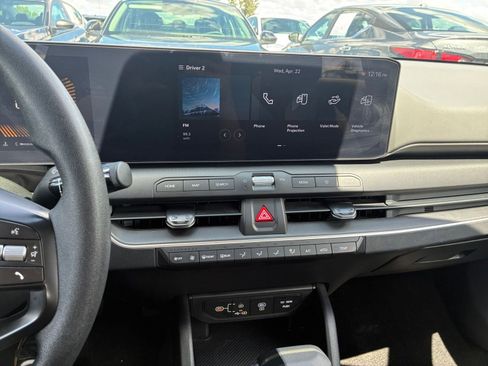 Used 2025 Kia K4 LXS FWD image 17