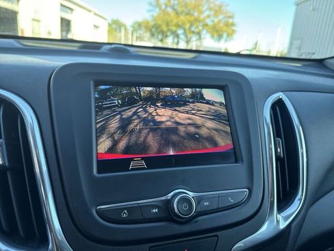 Used 2020 Chevrolet Equinox LT w/ Driver Convenience Package image 21