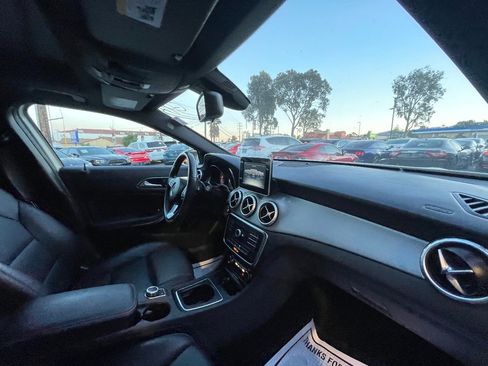 Used 2017 Mercedes-Benz GLA 250 image 12