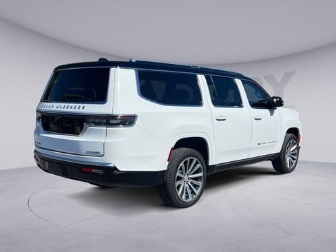Used 2023 Jeep Grand Wagoneer L Series II image 5