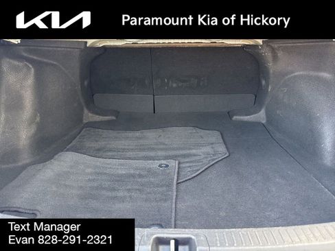 Used 2021 Toyota Corolla SE image 11