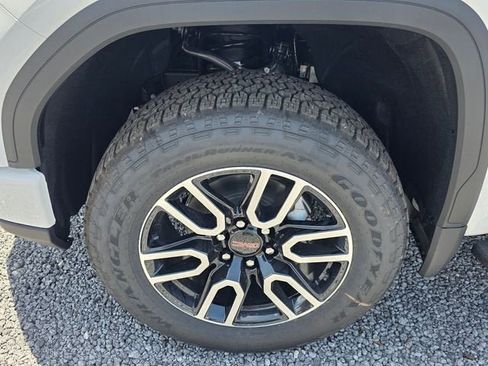 Used 2026 GMC Sierra 1500 AT4 w/ AT4 Premium Package AWD/4WD image 9
