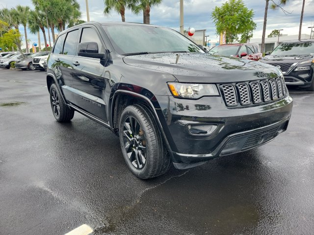 Used 2022 Jeep Grand Cherokee Laredo AWD/4WD image 12