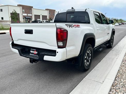 Used 2019 Toyota Tacoma TRD Off-Road AWD/4WD image 5