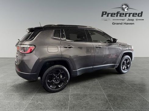 Used 2023 Jeep Compass Trailhawk w/ Trailhawk Convenience Group AWD/4WD image 17