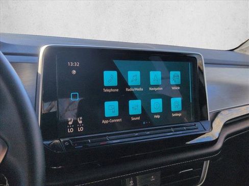 Used 2024 Volkswagen Atlas Cross Sport SE image 13