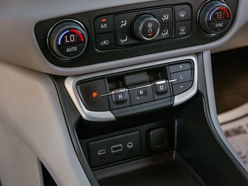 Used 2022 GMC Terrain SLE w/ Driver Convenience Package AWD/4WD image 14