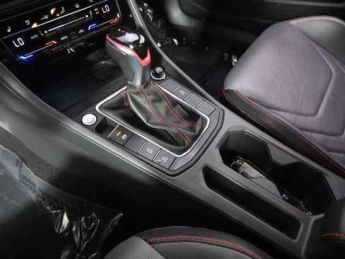 Used 2025 Volkswagen Jetta GLI Autobahn FWD image 31