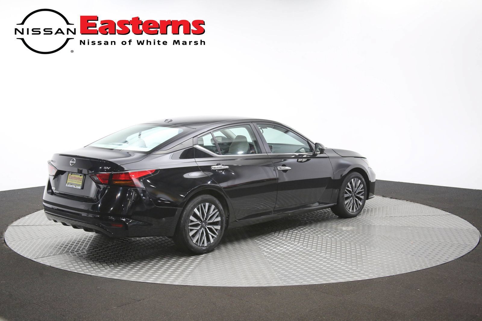 Used 2024 Nissan Altima 2.5 SV FWD image 39