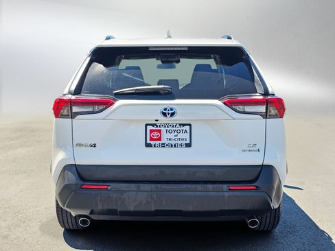 Used 2019 Toyota RAV4 LE AWD/4WD image 4