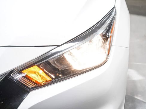 Used 2021 Nissan Versa S image 4