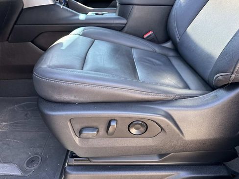 Used 2022 Chevrolet Tahoe LT w/ Luxury Package image 18