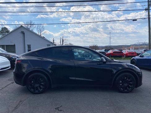 Used 2023 Tesla Model Y AWD image 6