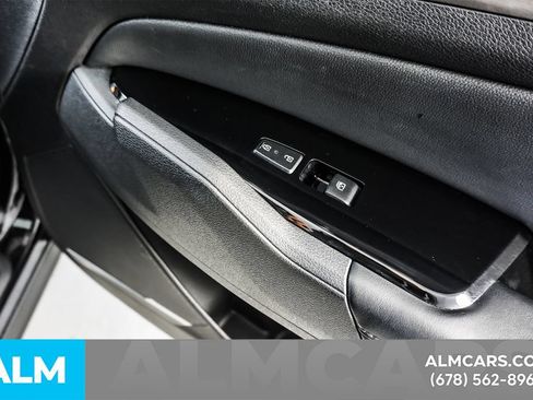 Used 2025 Kia Sportage X-Line AWD/4WD image 46