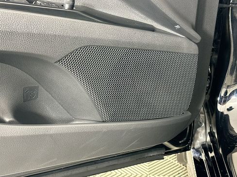 Used 2025 Toyota Camry SE image 18