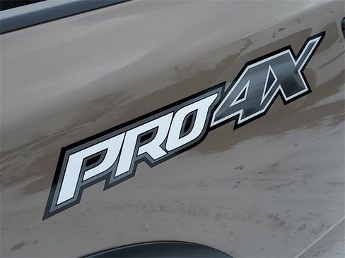 Used 2024 Nissan Titan PRO-4X w/ Pro-4x Convenience Package image 8