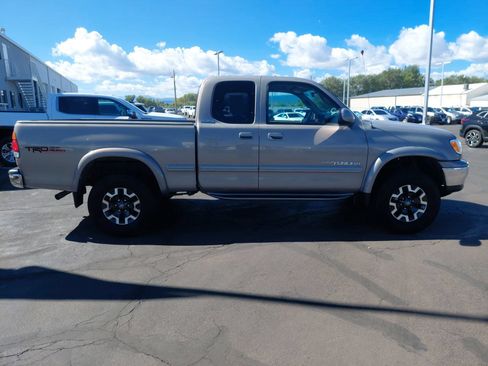 Used 2001 Toyota Tundra Limited w/ Off-Road Pkg AWD/4WD image 2