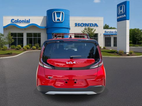 Used 2023 Kia Soul LX w/ LX Technology Package image 5