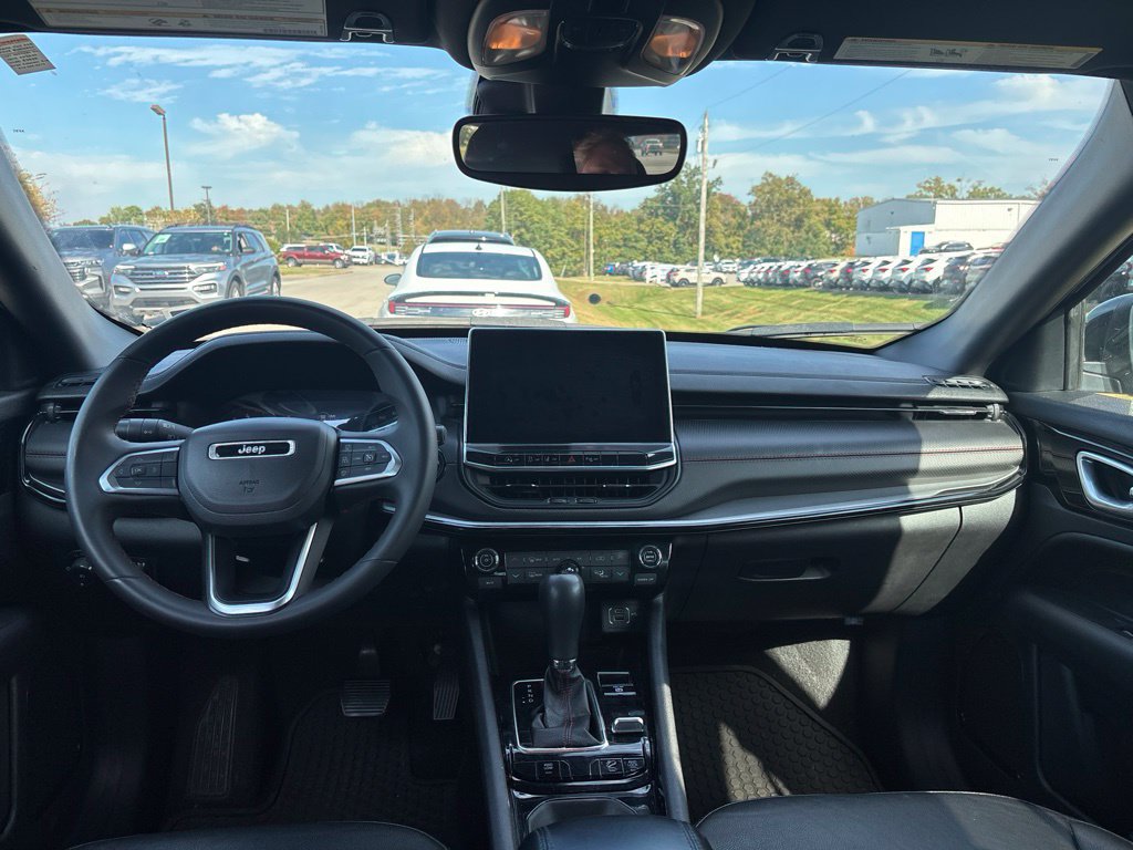Used 2024 Jeep Compass Trailhawk AWD/4WD image 5