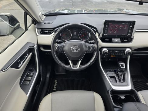 Used 2019 Toyota RAV4 XLE Premium w/ Carpet Mat Package FWD image 14