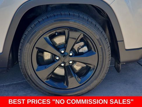 Used 2021 Jeep Cherokee Latitude Plus FWD image 37