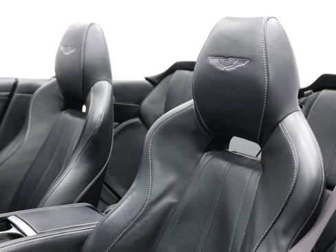 Used 2015 Aston Martin DB9 Volante RWD image 17