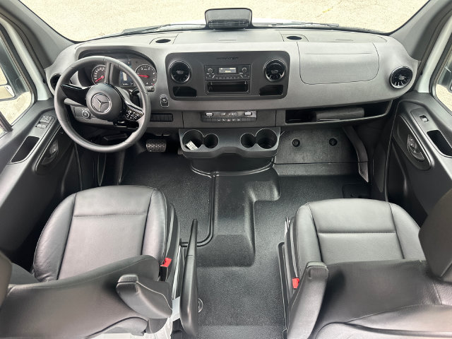 Used 2025 Mercedes-Benz Sprinter 2500 image 12