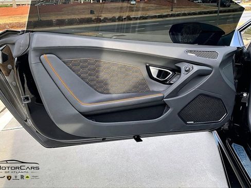 Used 2020 Lamborghini Huracan EVO image 20