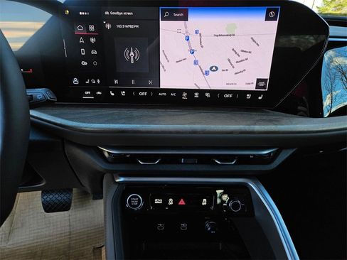 New 2025 Audi Q5 Premium Plus image 15