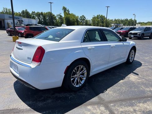 Used 2017 Chrysler 300 Limited w/ 300 Premium Group RWD image 4