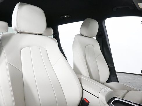 Certified 2025 Mercedes-Benz GLB 250 image 21