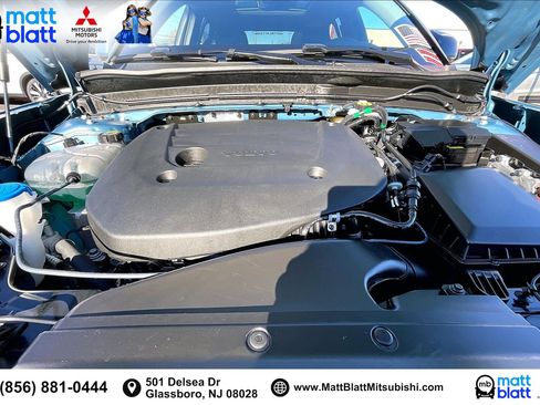 Used 2025 Volvo XC40 B5 Core image 11