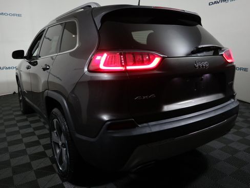 Used 2019 Jeep Cherokee Limited AWD/4WD image 9