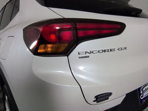 Certified 2022 Buick Encore GX Preferred w/ LPO, Appearance Package AWD/4WD image 15
