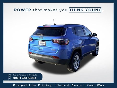 Used 2024 Jeep Compass Latitude image 5