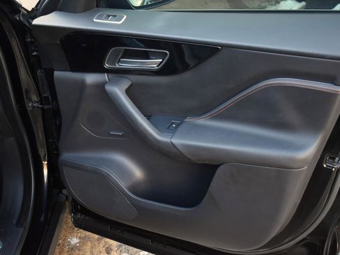 Used 2019 Jaguar F-PACE Prestige image 43