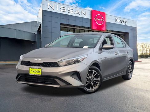 Used 2024 Kia Forte LXS image 1