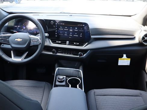 New 2027 Chevrolet Equinox LT FWD image 19
