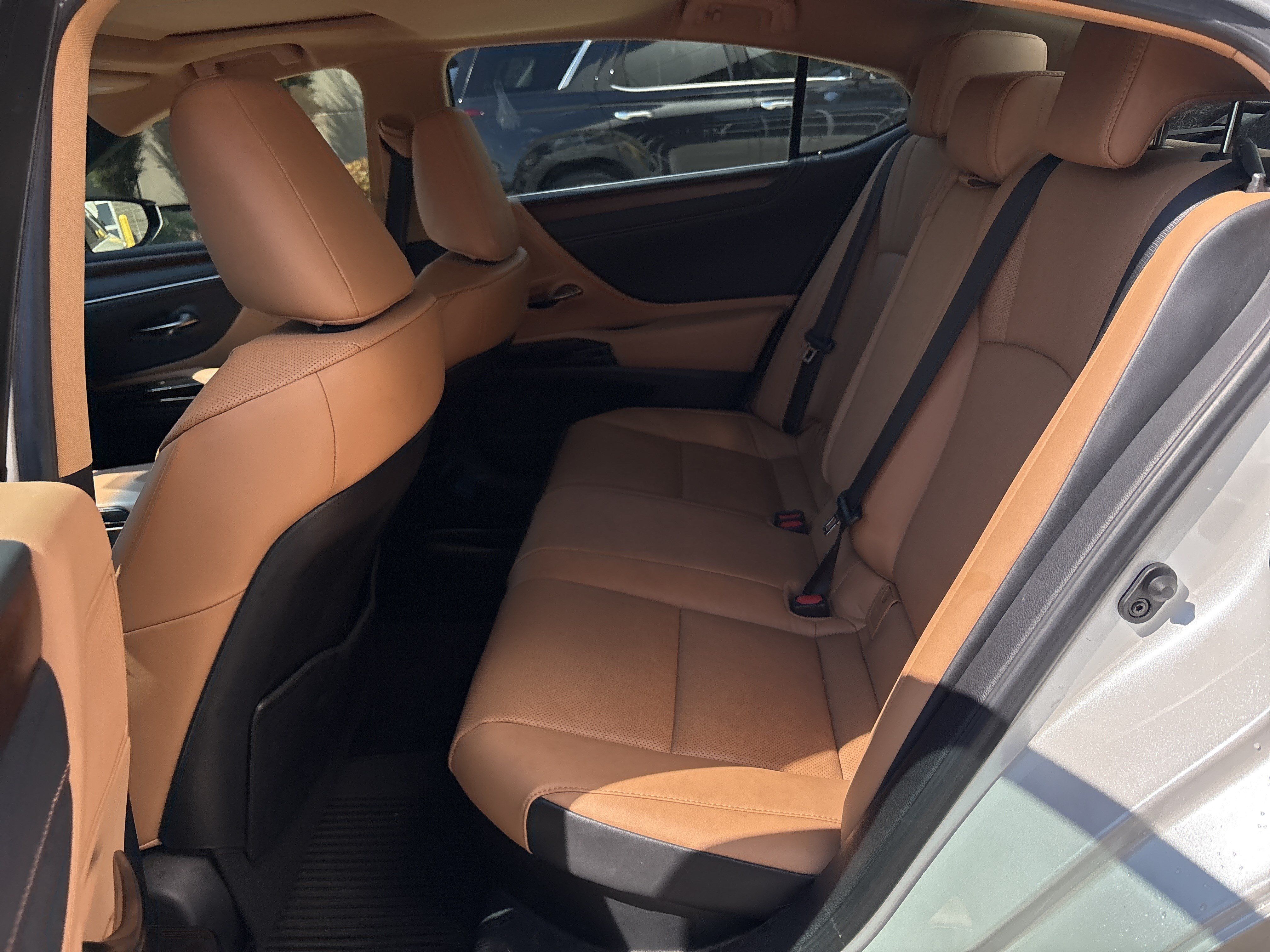 Used 2024 Lexus ES 300h w/ Premium Package FWD image 31