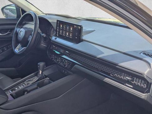 Certified 2025 Honda Accord Touring image 22