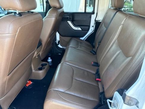 Used 2016 Jeep Wrangler Unlimited Sahara w/ Max Tow Package AWD/4WD image 17