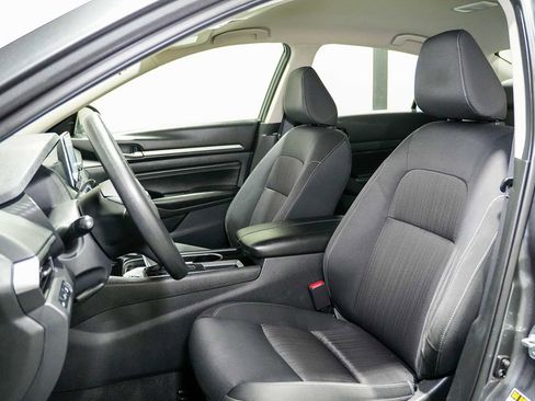 Used 2021 Nissan Altima 2.5 SV FWD image 10