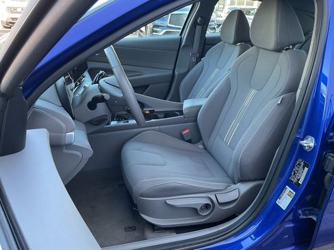 Used 2025 Hyundai Elantra SEL image 14