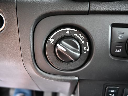 Used 2025 Nissan Frontier PRO-4X w/ Pro Convenience Package AWD/4WD image 28