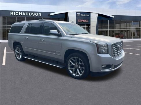 Used 2019 GMC Yukon XL Denali w/ Denali Ultimate Package image 8